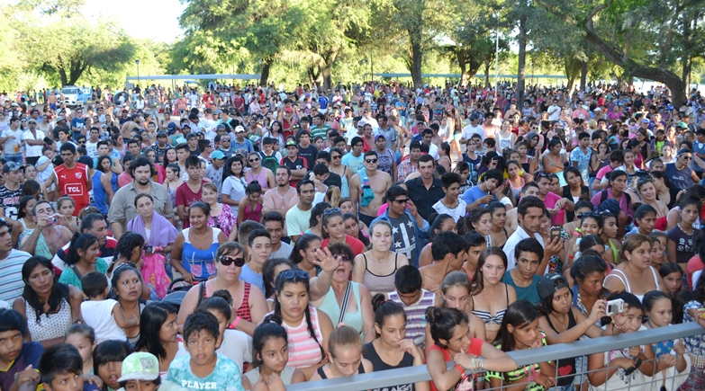 Miles de turistas arribaron a Bermejito durante el fin de semana