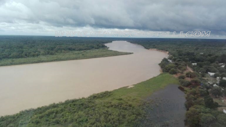 El poderoso Río Teuco comenzó a derbordar y preocupa a cientos de pobladores ribereños