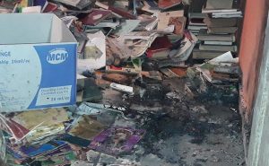 INCENDIO BIBLIOTECA MECHA