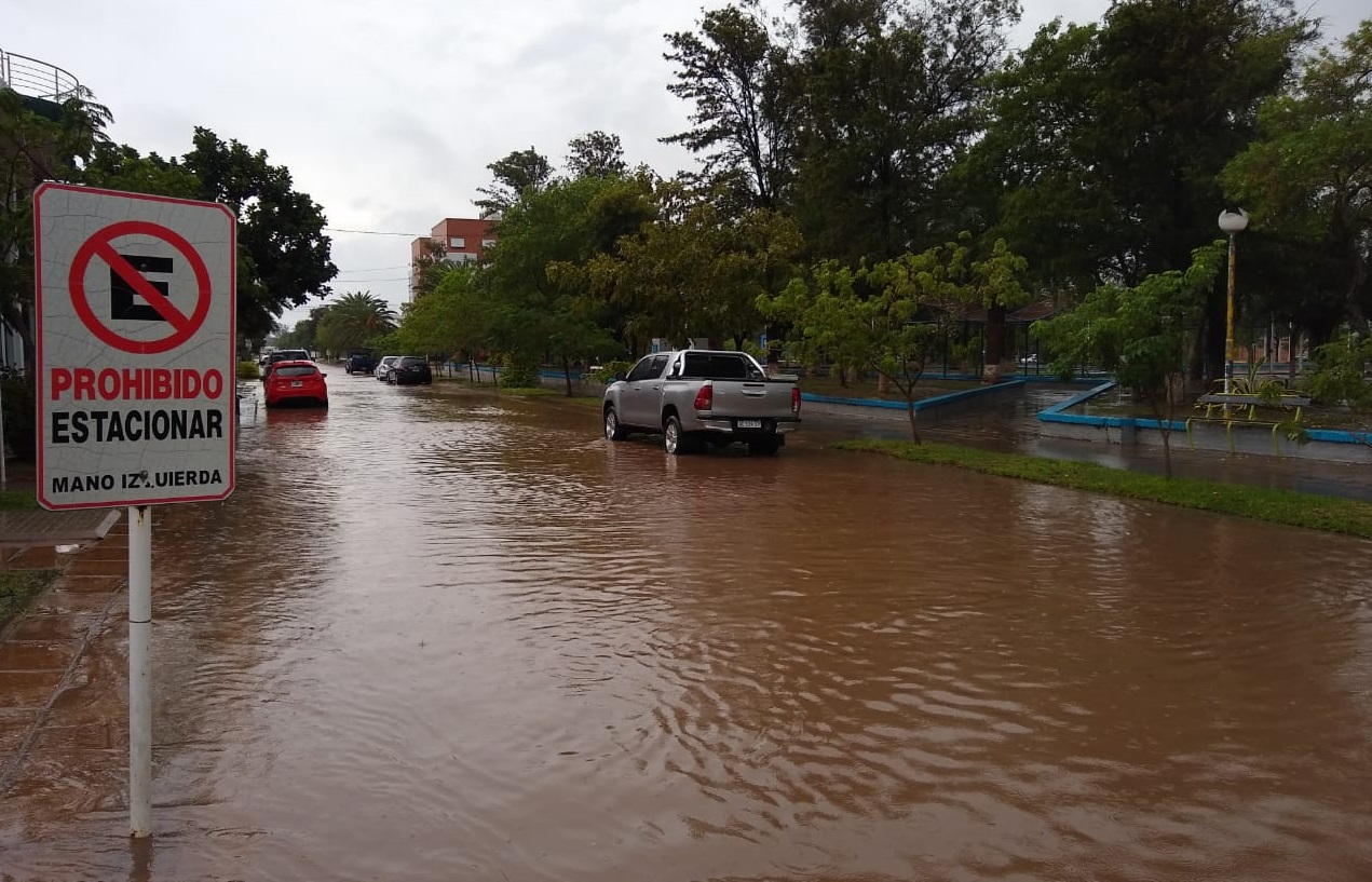 LLUVIA ABRILEW