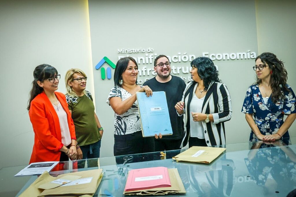 LICITACION ESTAB EDU.jpgE
