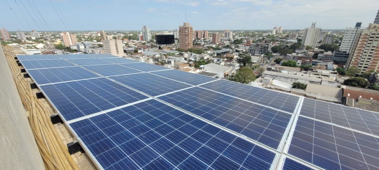 PANELES SOLARES PARQUE IMPENETRABLE