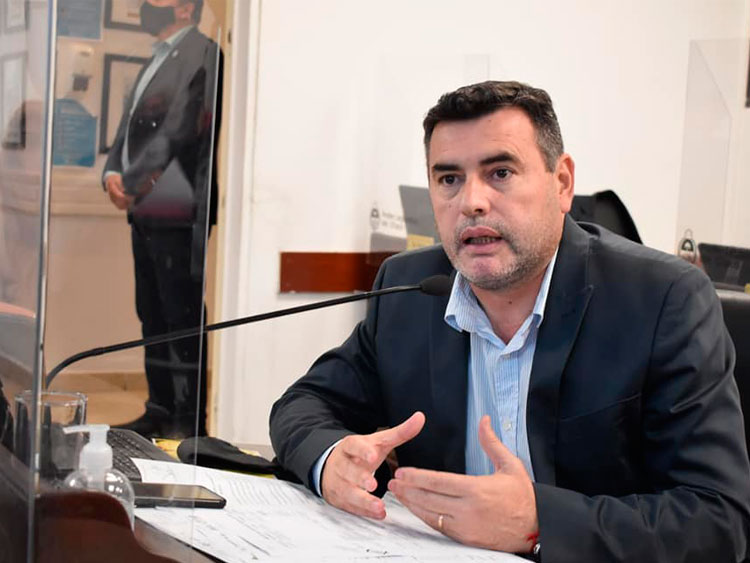 Alejandro-Aradas