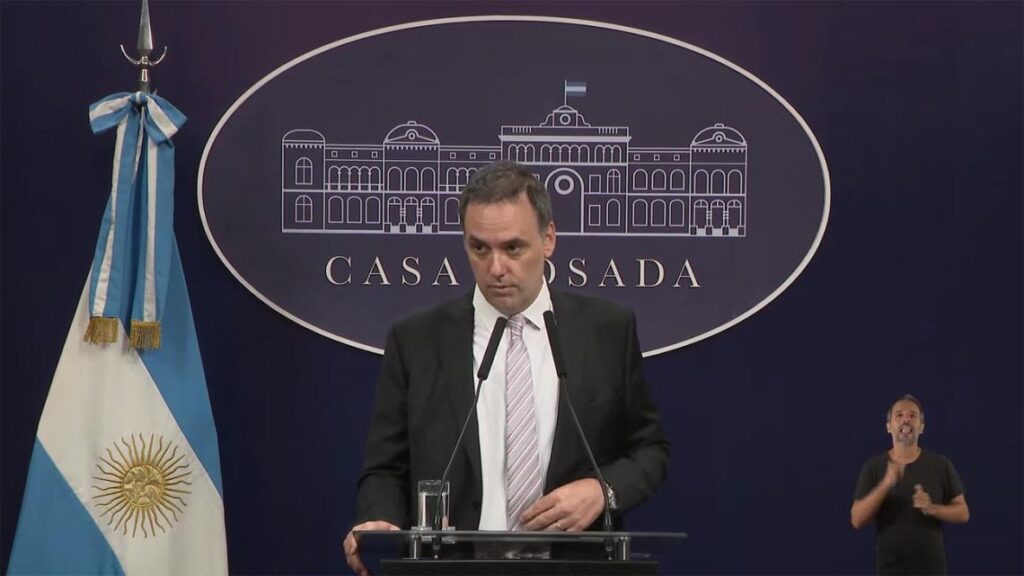 conferencia-de-prensa-de-manuel-adorni-vocero-presidencial-1736413