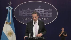 conferencia-de-prensa-de-manuel-adorni-vocero-presidencial-1736413