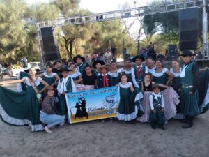agitando pañuelos